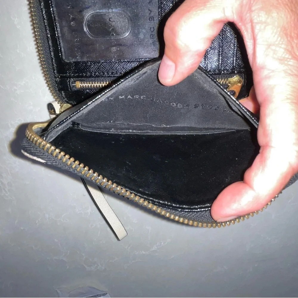 Marc Jacobs Leather Continental Wristlet Wallet - Picture 6 of 8